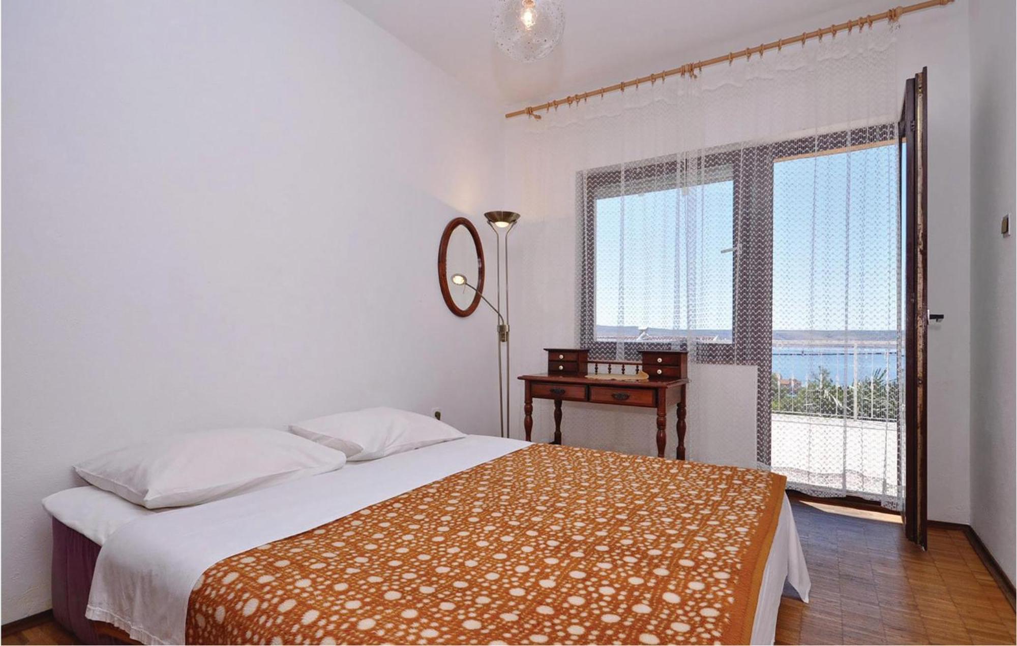 2 Bedroom Lovely Apartment In Starigrad Paklenica Dış mekan fotoğraf
