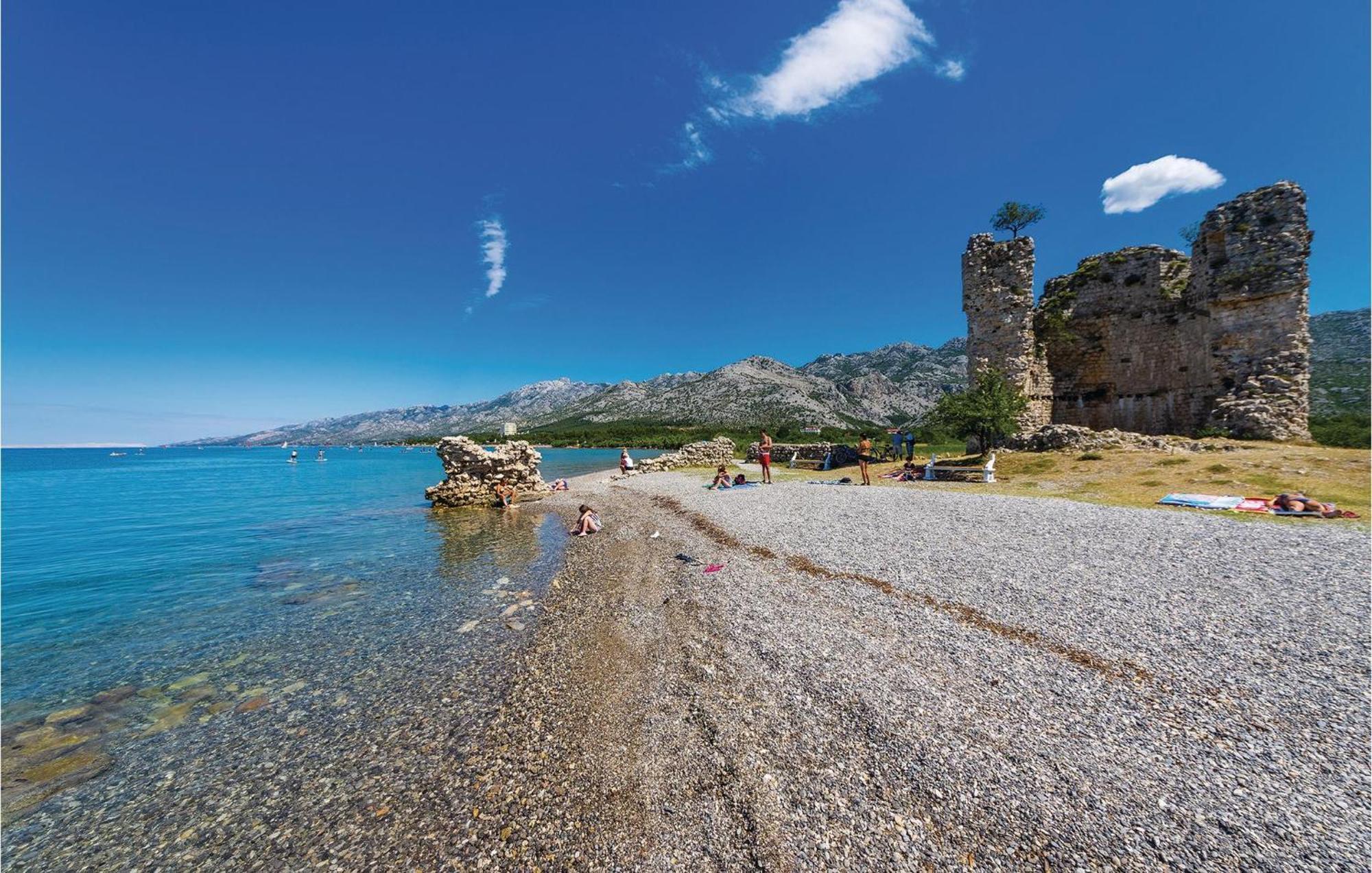 2 Bedroom Lovely Apartment In Starigrad Paklenica Dış mekan fotoğraf