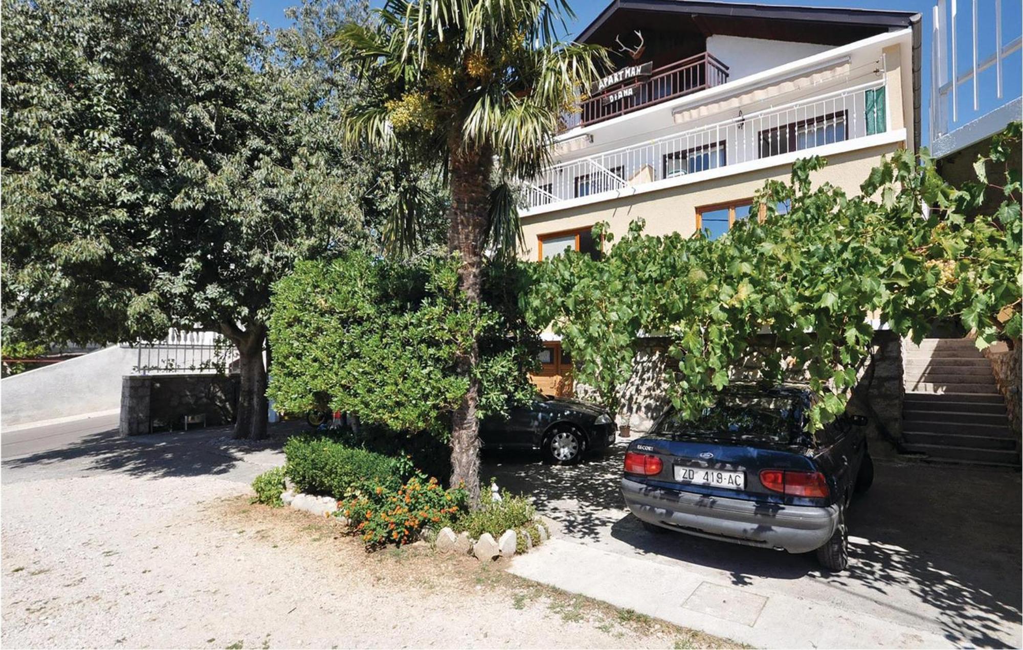 2 Bedroom Lovely Apartment In Starigrad Paklenica Dış mekan fotoğraf